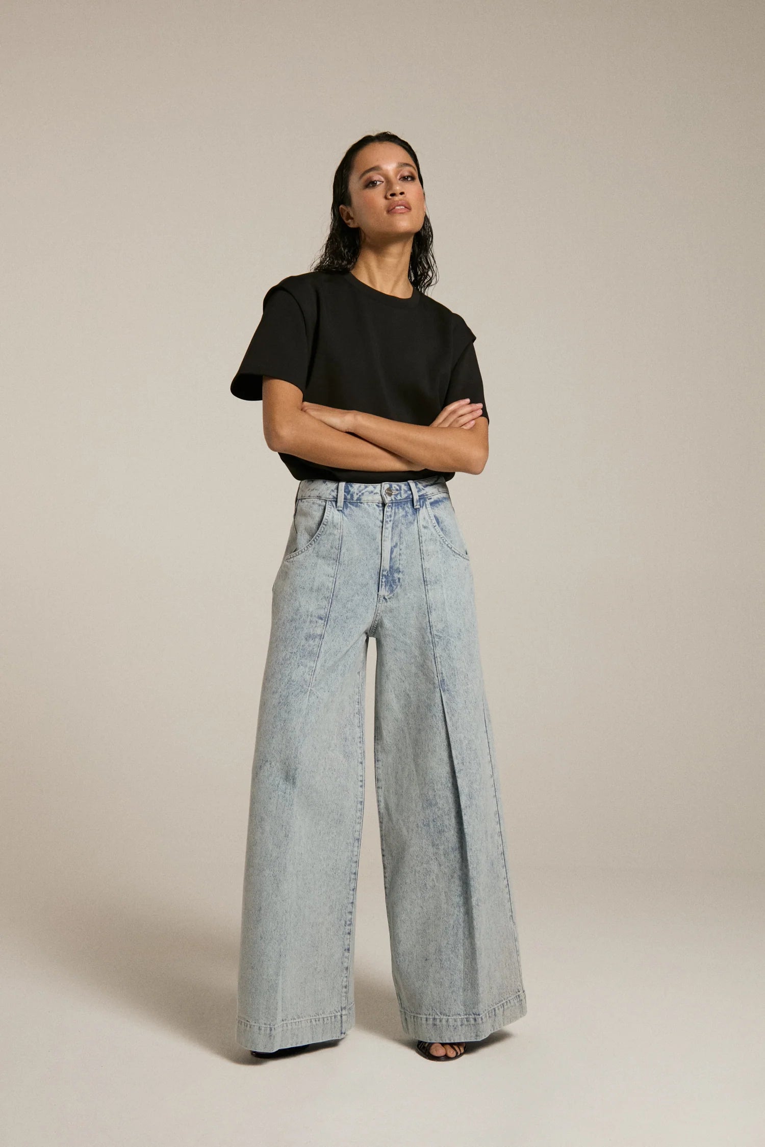 WIDE LEG JEANS