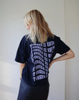 'IT COMES IN WAVES' T-SHIRT IN NIGHT BLUE