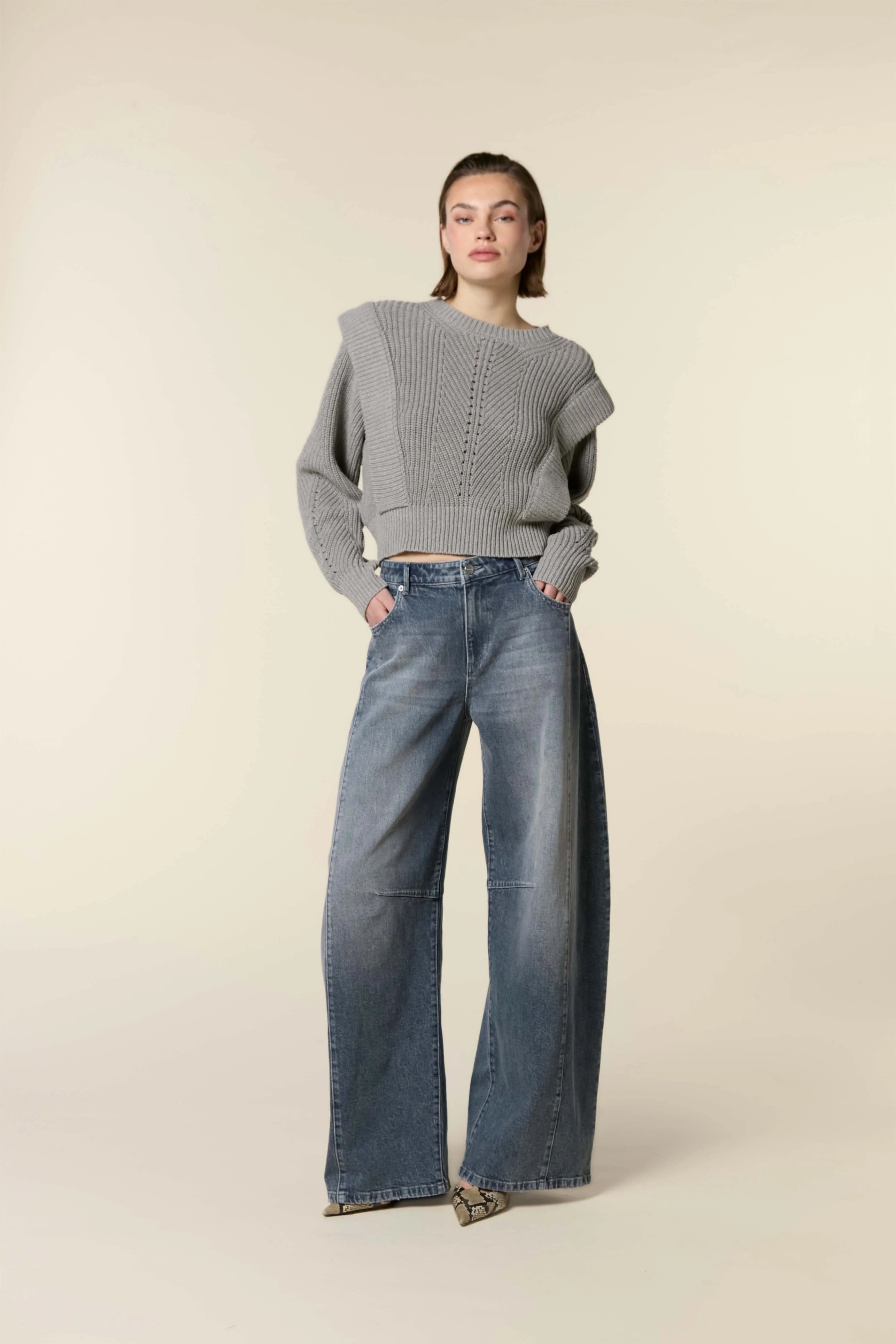 WIDE BARREL JEANS