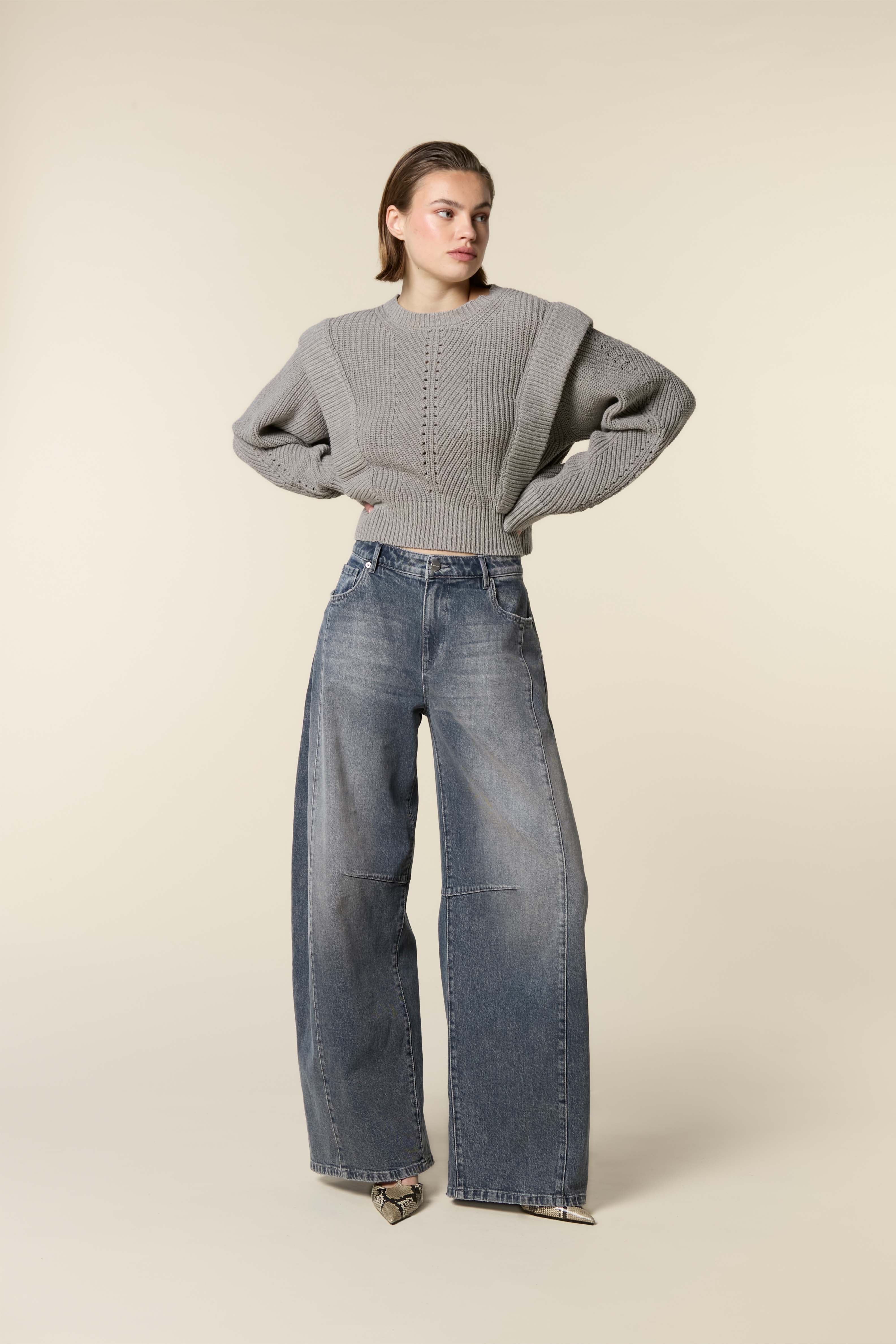 WIDE BARREL JEANS