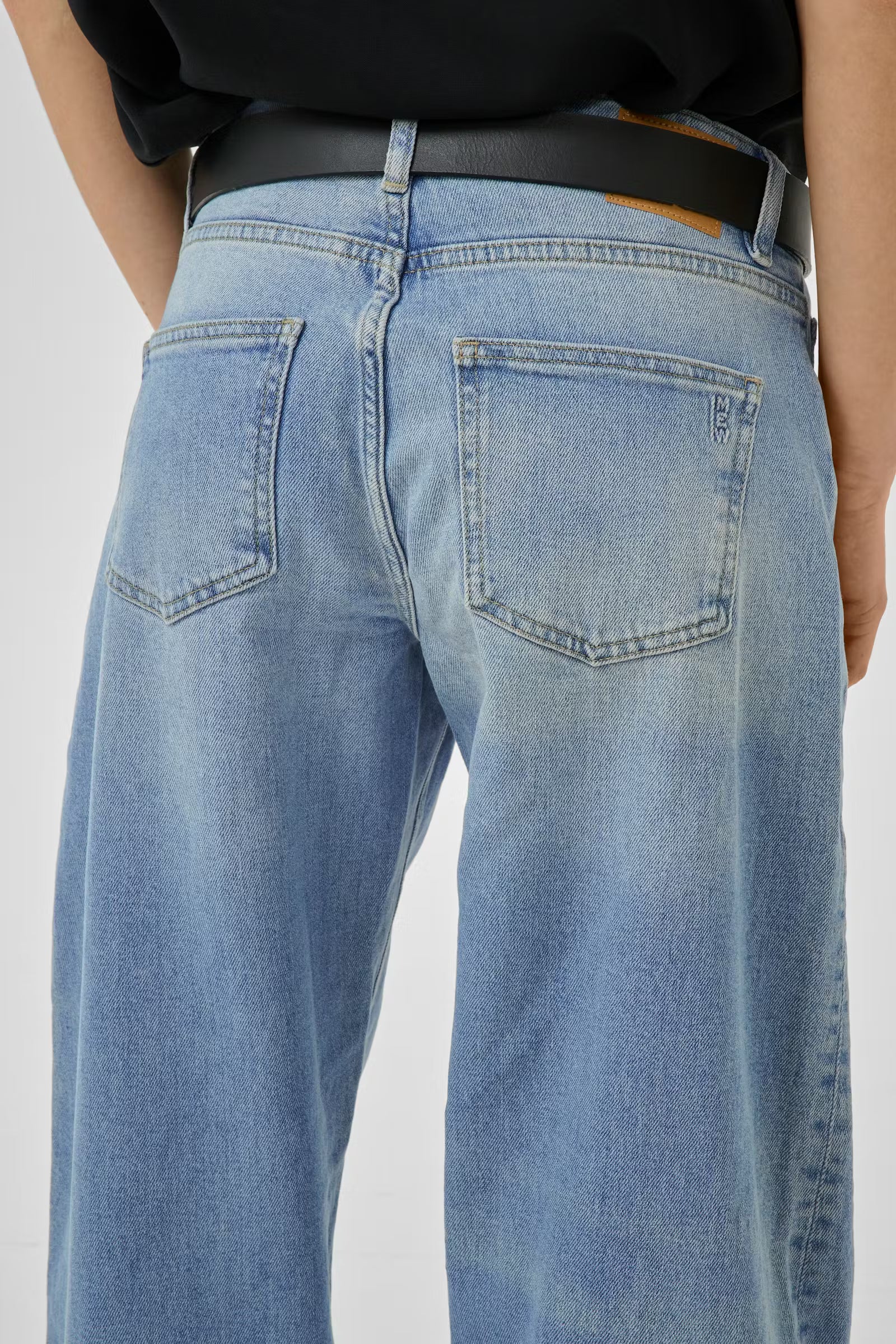 BARREL JEANS