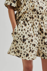 LEONI SHORT