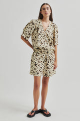 LEONI SHORT