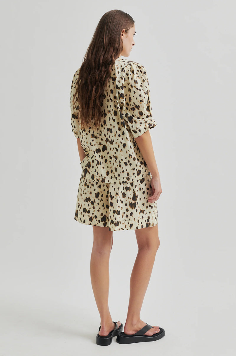 LEONI SHORT