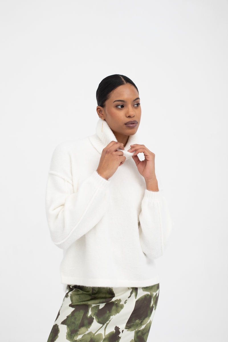 ALAJUELA PULL WHITE