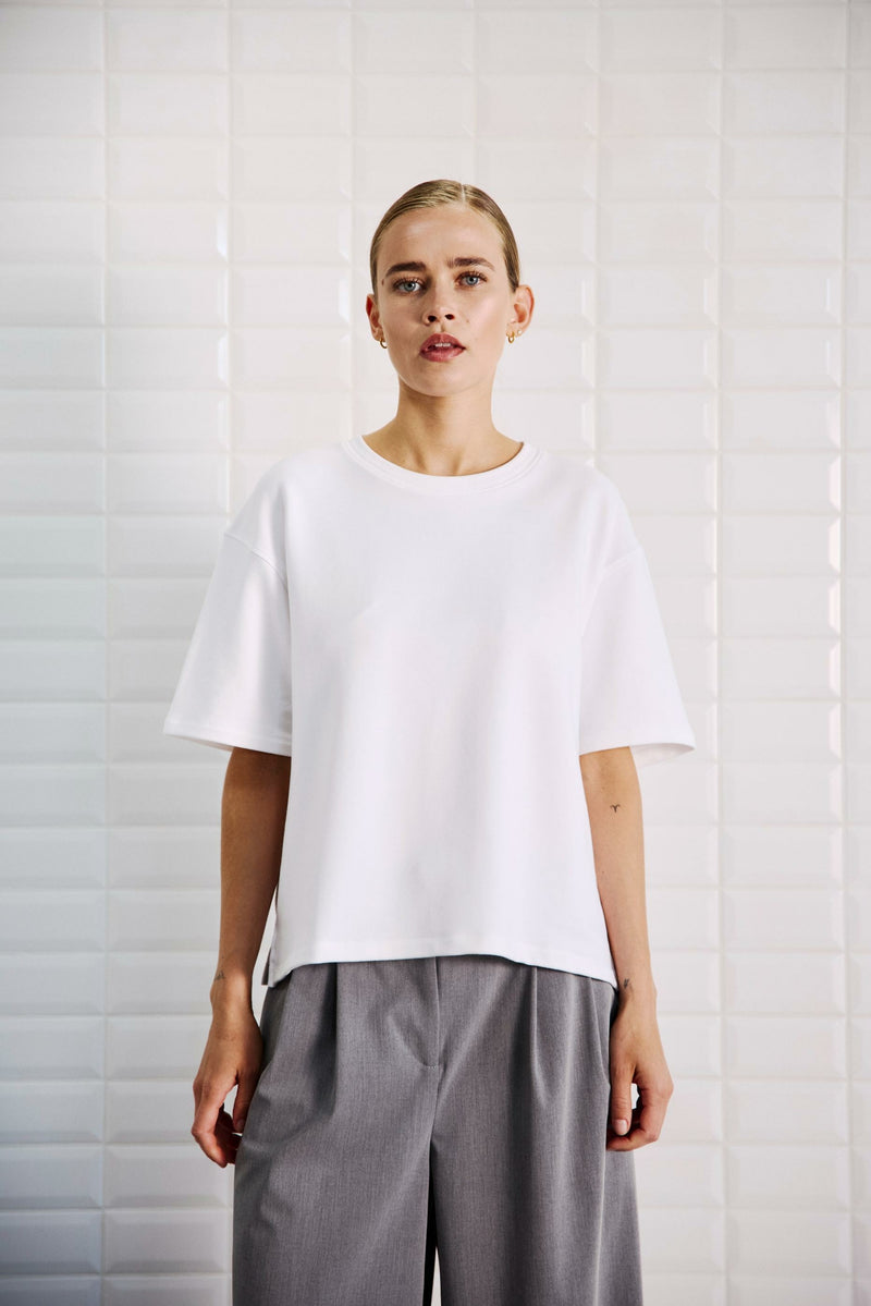 TINDRA TEE