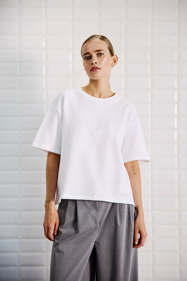 TINDRA TEE