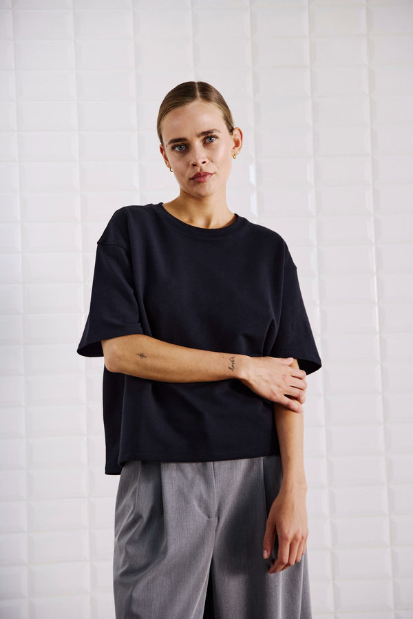 TINDRA TEE