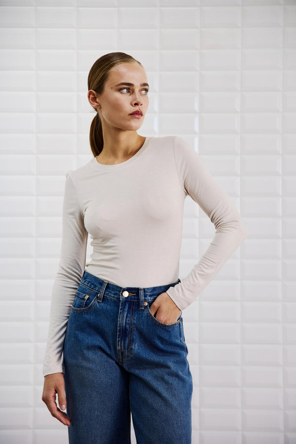 LOLA TEE
