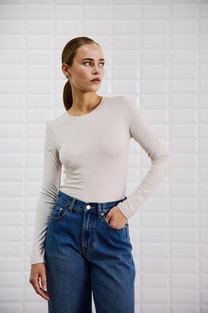 LOLA TEE