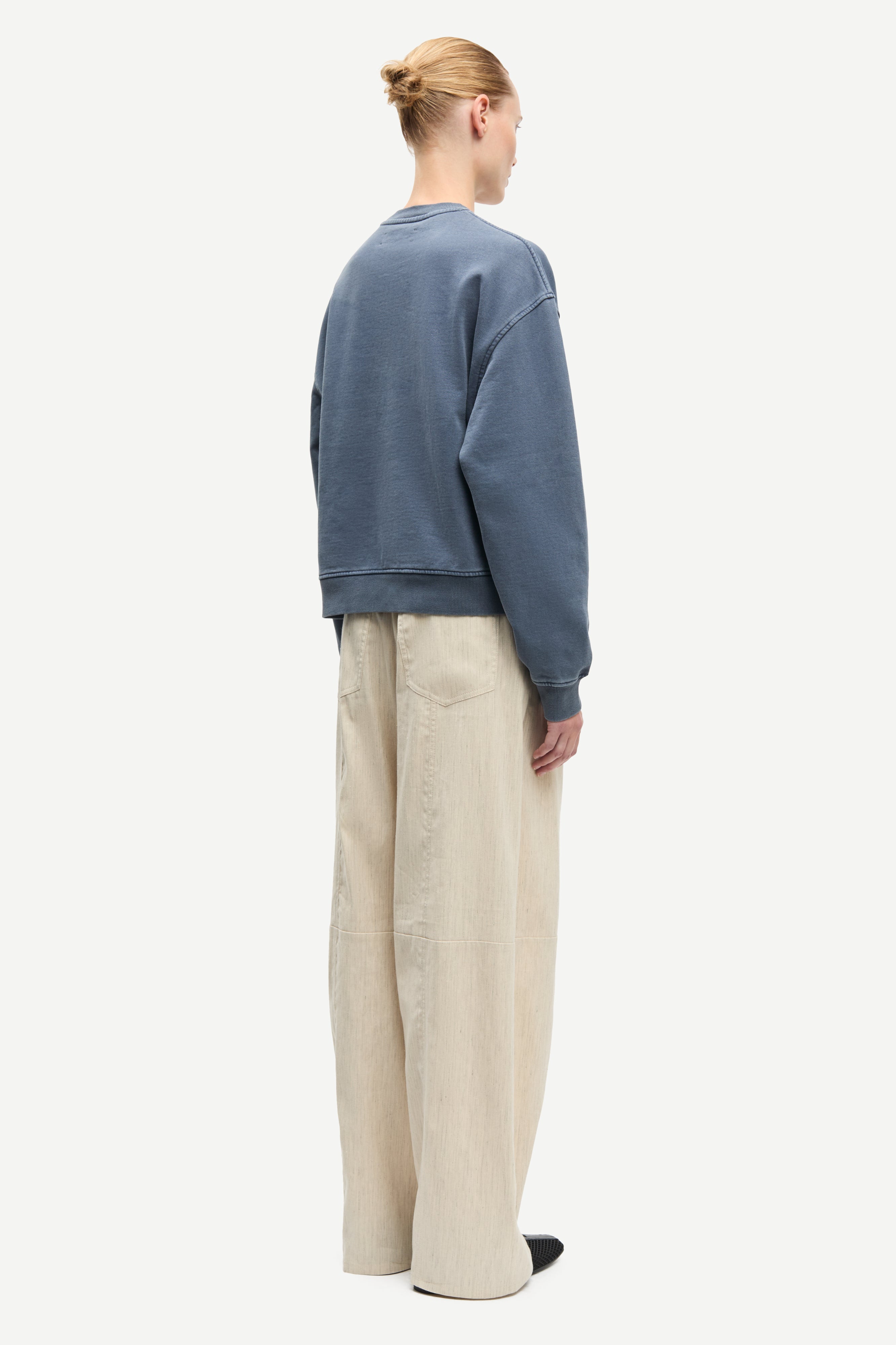 VAN SWEATER