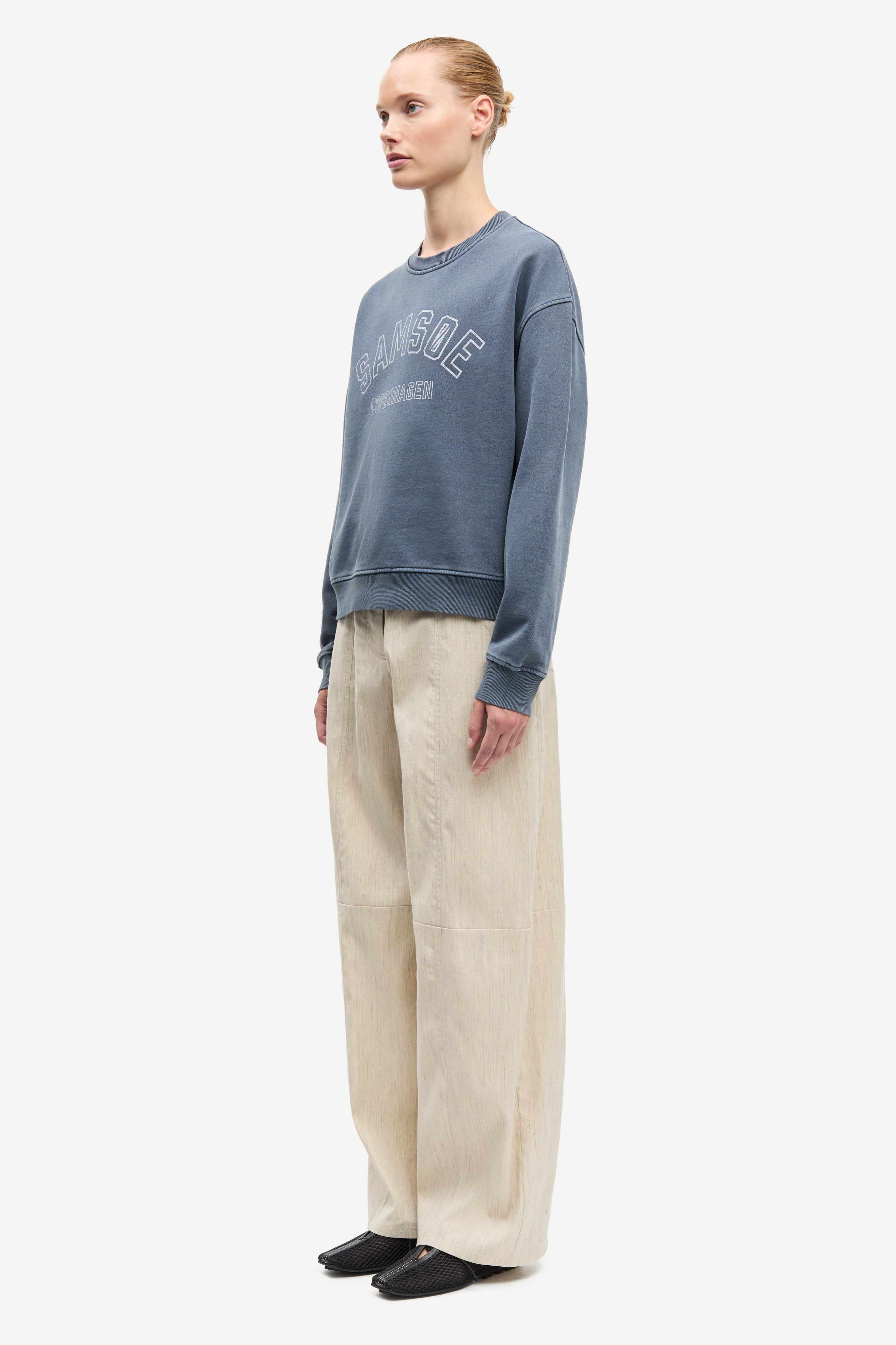 VAN SWEATER